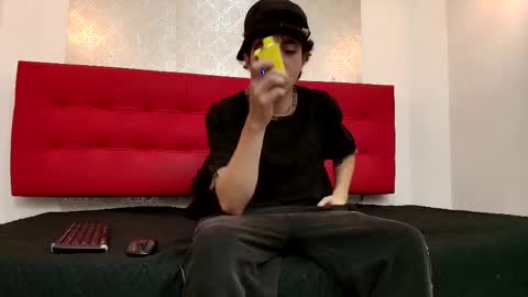 Snapshot of dia_fax18 chatting on September 22, 2025, 11:45 am online show from September 22, 2025, 11:45 am