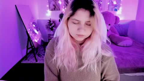 Dia online show from April 10, 2026, 7:51 pm