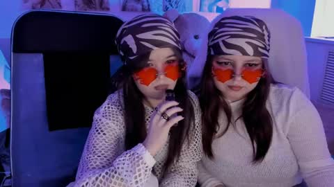 Dia online show from April 17, 2026, 8:01 pm