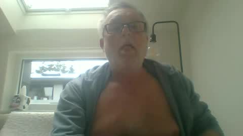 Snapshot of dial76 chatting on February 9, 2025, 9:16 am dial76 online show from February 9, 2025, 9:16 am