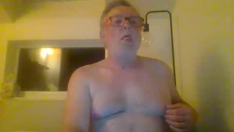 Snapshot of dial76 chatting on March 9, 2025, 4:16 am dial76 online show from March 9, 2025, 4:16 am