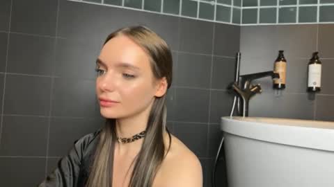 dialinkaaaa online show from March 25, 2026, 2:06 am