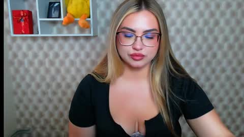Kriss online show from June 2, 2026, 8:49 am