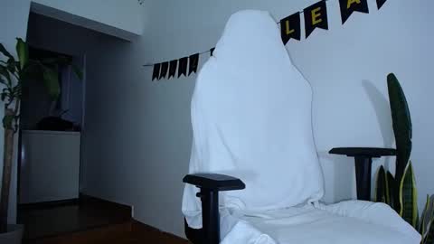 Snapshot of diamond_black00 chatting on January 1, 2025, 12:00 am MaSSimo online show from January 1, 2025, 12:00 am