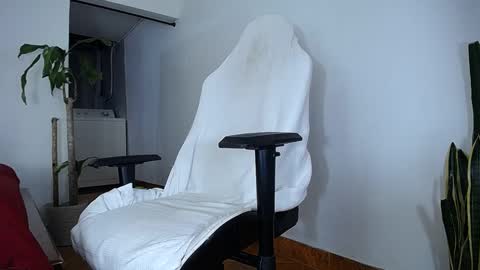 Snapshot of diamond_black00 chatting on September 23, 2025, 12:57 am MaSSimo online show from September 23, 2025, 12:57 am
