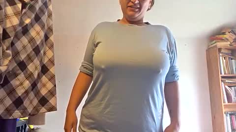 diamond_tease online show from November 29, 2025, 4:10 pm