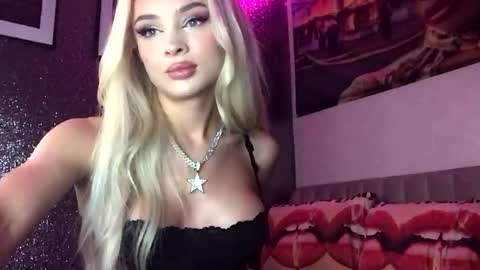 Snapshot of diamond_the_blonde chatting on October 6, 2025, 9:12 pm Diamond online show from October 6, 2025, 9:12 pm