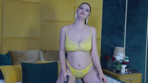 Jessica online show from November 19, 2025, 7:25 pm