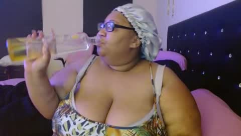 diamondbbwqueen online show from July 26, 2026, 4:31 am