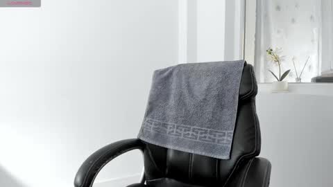 diamondkay_ online show from October 1, 2025, 6:19 am