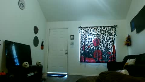 DiamondMonroeXo online show from October 6, 2025, 5:10 pm