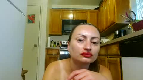 Snapshot of diamondmonroexo chatting on June 21, 2026, 4:20 pm DiamondMonroeXo online show from June 21, 2026, 4:20 pm