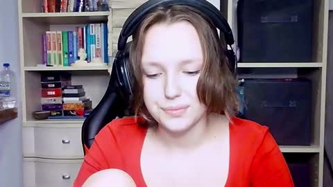 Snapshot of diana_back3 chatting on October 18, 2025, 1:56 pm diana_back3 online show from October 18, 2025, 1:56 pm