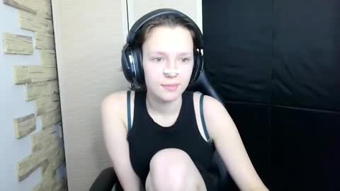 Snapshot of diana_back3 chatting on November 16, 2025, 12:22 pm diana_back3 online show from November 16, 2025, 12:22 pm