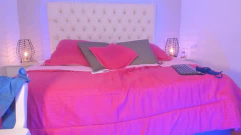 Diana Tamayo online show from November 24, 2025, 10:42 pm