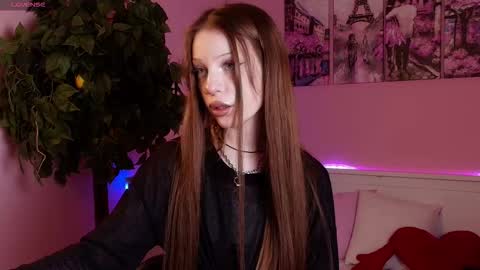 Diana online show from November 8, 2025, 3:34 pm