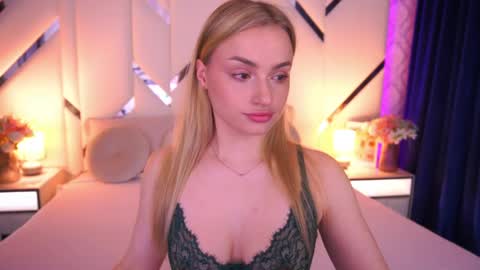 Snapshot of diana_nova chatting on May 25, 2026, 6:52 am diana_nova online show from May 25, 2026, 6:52 am