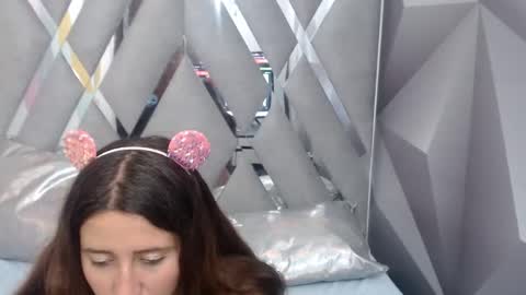 Snapshot of dianafoxy_ chatting on February 10, 2025, 5:19 pm Diana online show from February 10, 2025, 5:19 pm