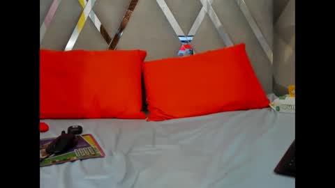 Snapshot of dianafoxy_ chatting on September 9, 2025, 7:02 pm Diana online show from September 9, 2025, 7:02 pm