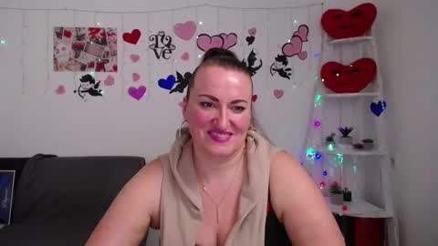 Snapshot of dianamgg chatting on March 6, 2025, 1:03 pm Diana online show from March 6, 2025, 1:03 pm