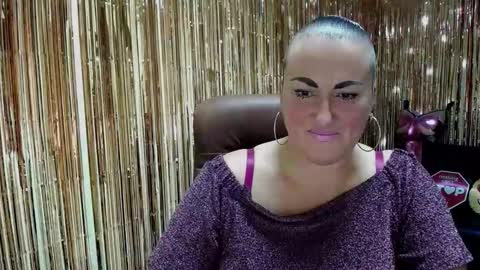 Snapshot of dianamgg chatting on October 7, 2025, 7:00 pm Diana online show from October 7, 2025, 7:00 pm