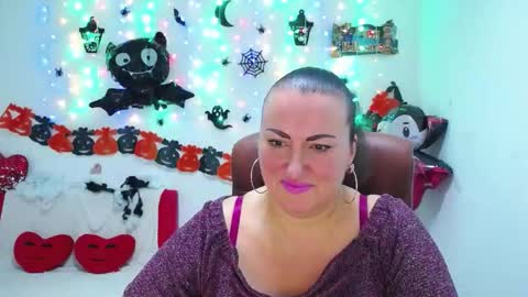 Snapshot of dianamgg chatting on October 21, 2025, 5:30 am Diana online show from October 21, 2025, 5:30 am