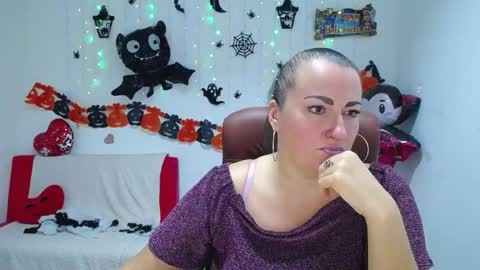 Snapshot of dianamgg chatting on November 2, 2025, 6:21 pm Diana online show from November 2, 2025, 6:21 pm