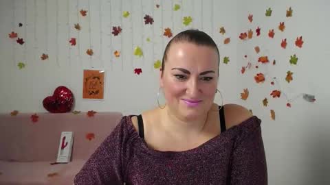 Snapshot of dianamgg chatting on November 16, 2025, 6:46 pm Diana online show from November 16, 2025, 6:46 pm