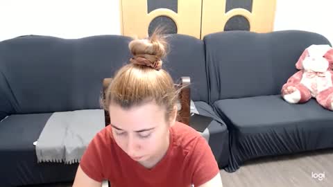 Snapshot of dianasmiey7 chatting on January 23, 2025, 10:54 am dianasmiey7 online show from January 23, 2025, 10:54 am