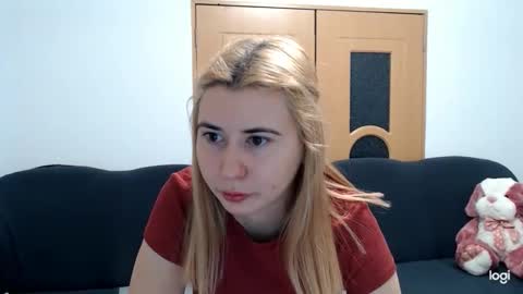 Snapshot of dianasmiey7 chatting on February 19, 2025, 8:33 am dianasmiey7 online show from February 19, 2025, 8:33 am