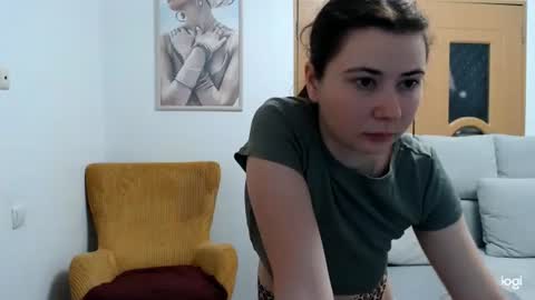 dianasmiey7 online show from March 19, 2026, 9:35 am