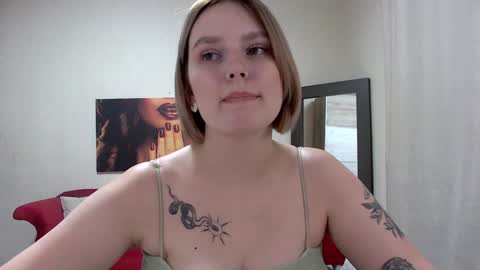 Snapshot of dianemills chatting on February 1, 2025, 5:39 am Diane Mills online show from February 1, 2025, 5:39 am