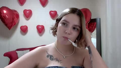 Snapshot of dianemills chatting on February 11, 2025, 10:39 pm Diane Mills online show from February 11, 2025, 10:39 pm