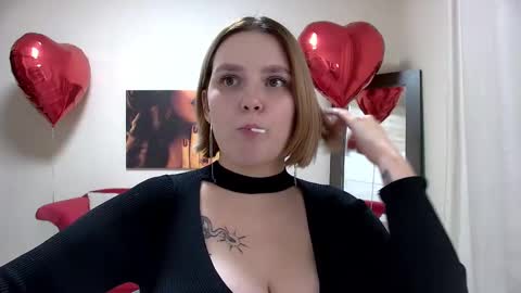 Snapshot of dianemills chatting on February 19, 2025, 2:44 am Diane Mills online show from February 19, 2025, 2:44 am