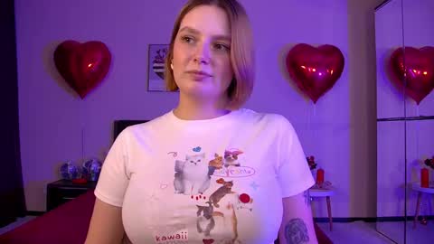 Snapshot of dianemills chatting on February 19, 2025, 8:10 pm Diane Mills online show from February 19, 2025, 8:10 pm