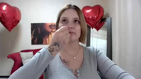 Snapshot of dianemills chatting on February 24, 2025, 2:40 am Diane Mills online show from February 24, 2025, 2:40 am