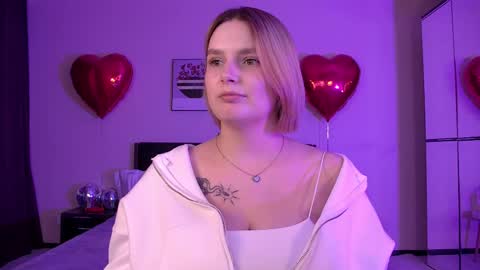 Snapshot of dianemills chatting on February 26, 2025, 7:16 pm Diane Mills online show from February 26, 2025, 7:16 pm