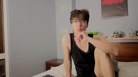 Snapshot of dianinav chatting on February 14, 2026, 2:25 pm Adam online show from February 14, 2026, 2:25 pm