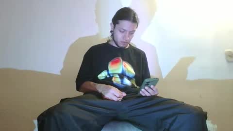 DICAPRIO online show from March 6, 2026, 1:02 am