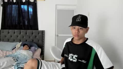 dick online show from November 19, 2025, 12:38 pm