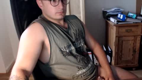 dickeeier96 online show from July 14, 2026, 7:46 am