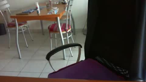 Snapshot of didonc chatting on April 19, 2026, 6:10 pm didonc from france..... online show from April 19, 2026, 6:10 pm