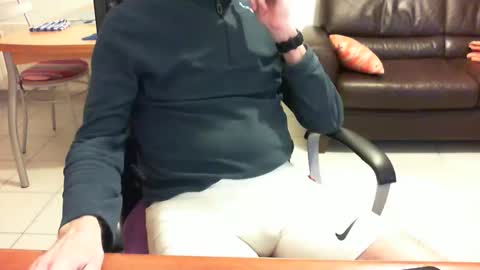 Snapshot of didonc chatting on May 8, 2026, 7:19 pm didonc from france..... online show from May 8, 2026, 7:19 pm