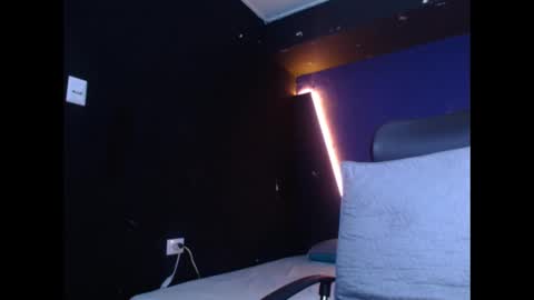 Snapshot of diego__cruz chatting on February 28, 2025, 2:42 pm Diego online show from February 28, 2025, 2:42 pm