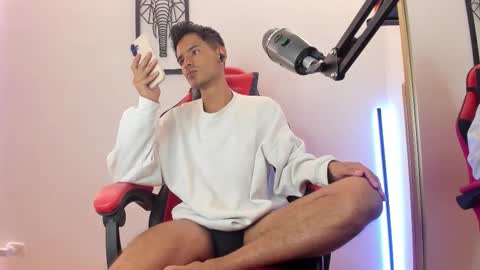 Snapshot of diego_latino chatting on September 29, 2025, 11:31 pm Diego lat online show from September 29, 2025, 11:31 pm