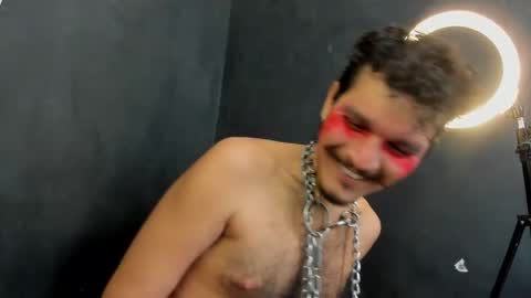 diemond_latinx98 online show from January 7, 2026, 6:21 pm