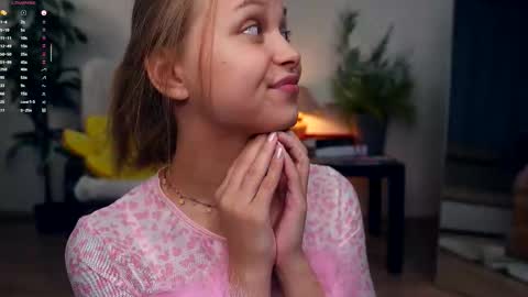 Elwyna online show from September 27, 2025, 6:35 pm