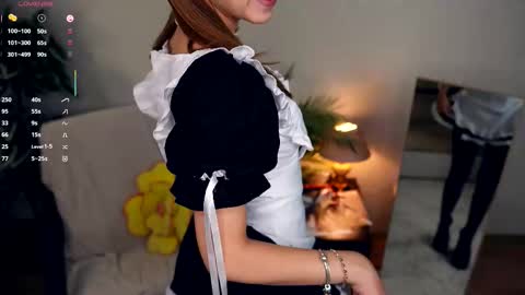 Elwyna online show from October 23, 2025, 6:50 pm