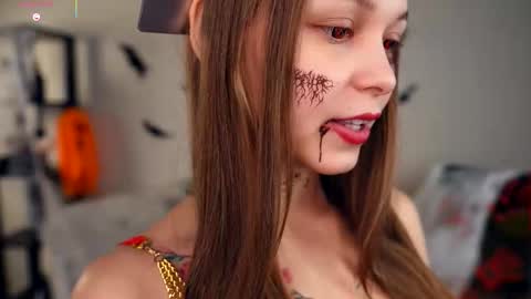 Elwyna online show from October 30, 2025, 7:14 pm