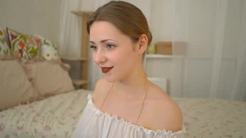 Sophie online show from April 4, 2026, 6:16 pm